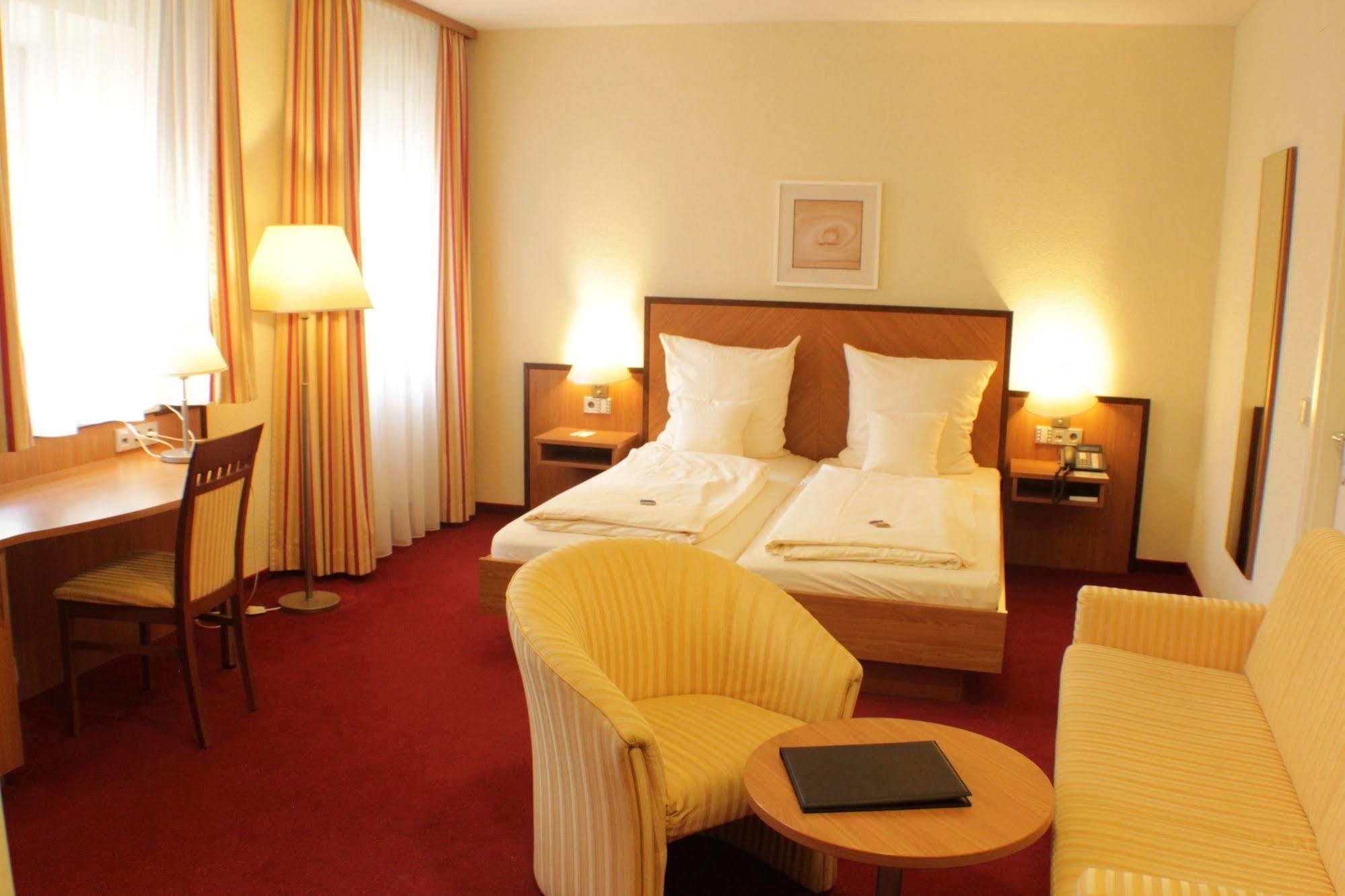 Living & Serviced Apartments By Blauer Wolf Gunzenhausen Bagian luar foto