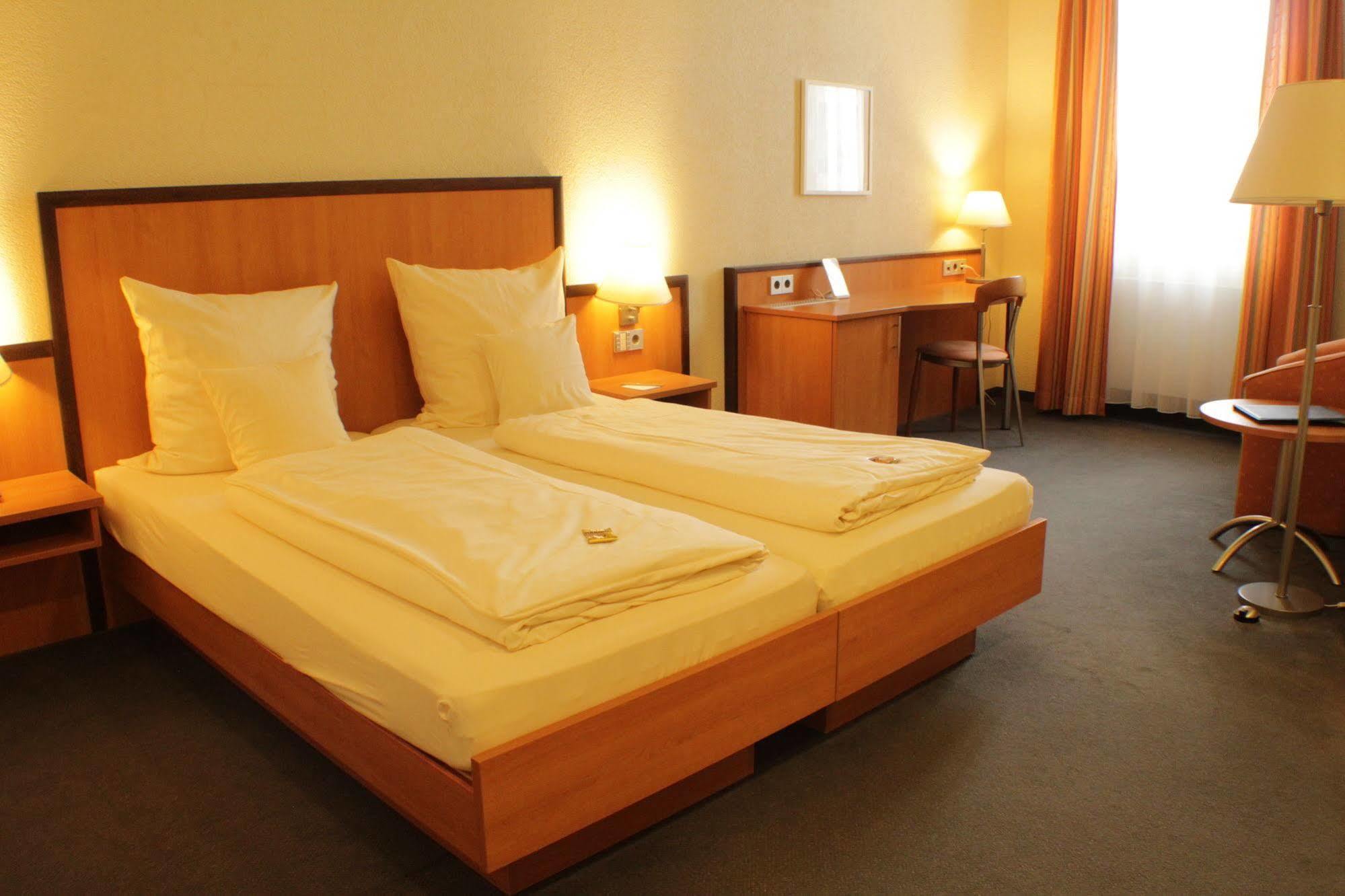 Living & Serviced Apartments By Blauer Wolf Gunzenhausen Bagian luar foto